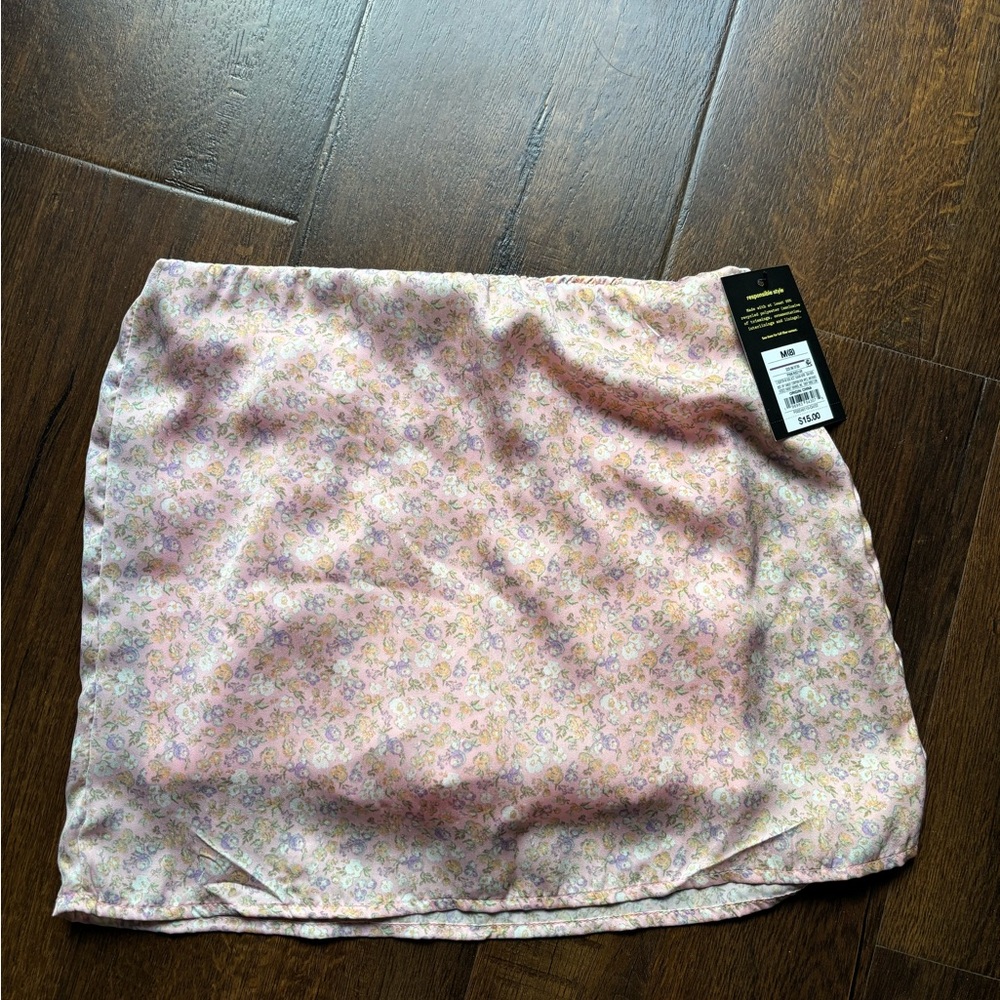 NWT Art Class Pastel Floral Skort